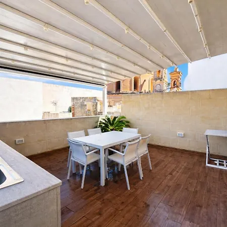 Stylish 2br With Terrace & Dome Views